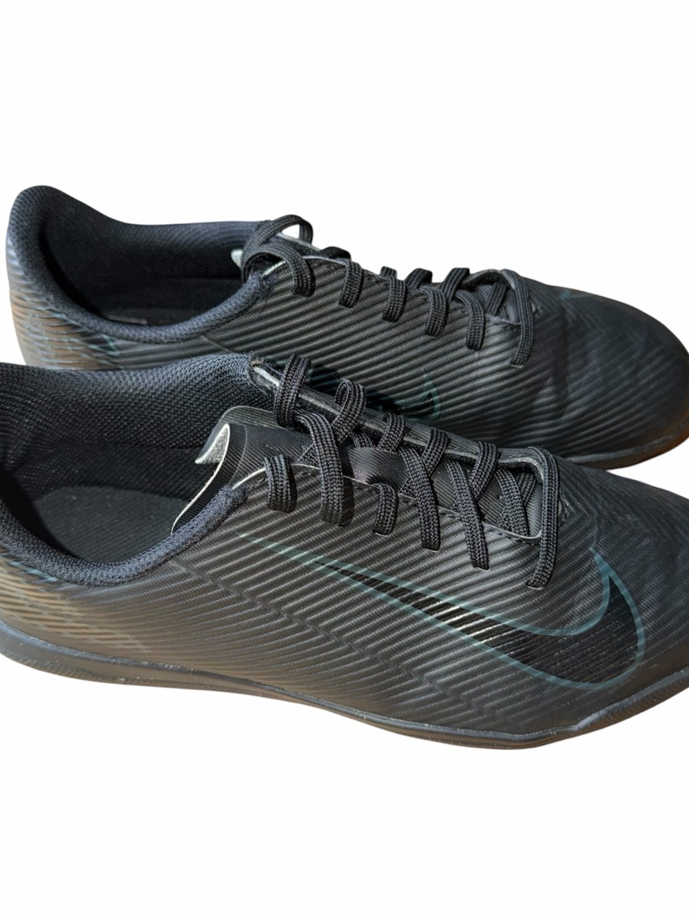 Nike Jr. Mercurial Vapor Club Low-Profile Indoor Soccer Shoes Size 5Y Kids Black